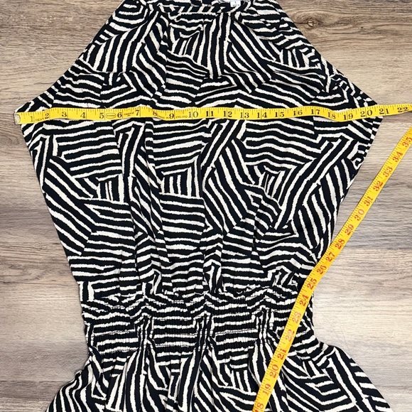 Veronica M Black and White Geometric Midi Dress - Picture 9 of 11